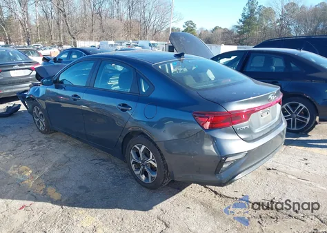2021 Kia Forte Lxs z USA, uszkodzony, nr VIN 3KPF24AD5ME313314